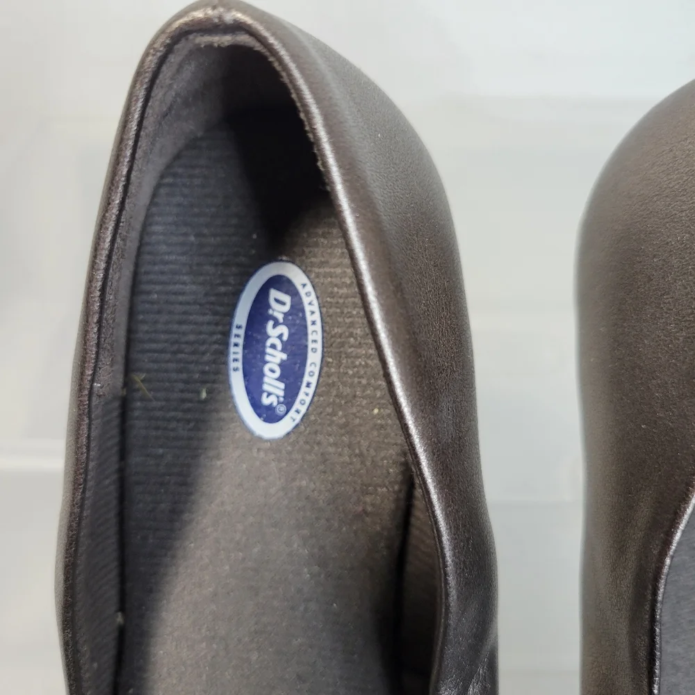 Womans Dr. Scholls Ballet Flats Pewter/Silver Size 6 Buckel Detail Pointy toe - Picture 3 of 10